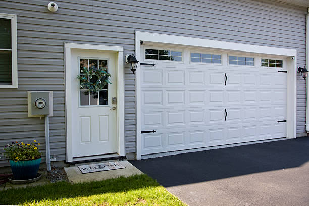 24/7 Emergency Garage Door Roller Replacement experts in Maumelle, AR